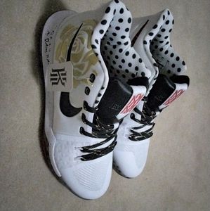 Kyrie 3 size 12 mothers day gold rose